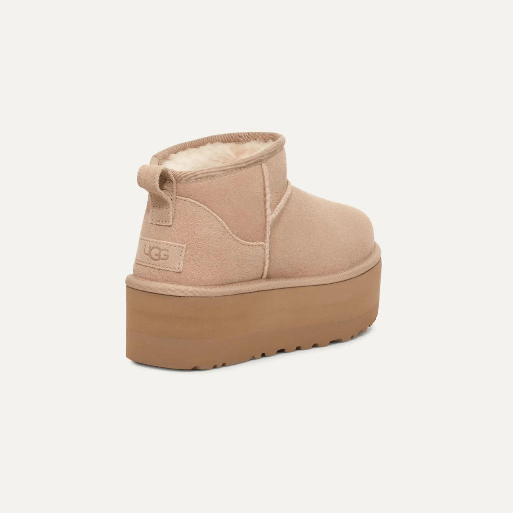 BOTAS MUJER UGG W CLASSIC ULTRA MINI PLATFORM SAND ARENA