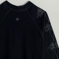 AP CROWN FIAT LUX SANCTUS BLACK PULLOVER MANGA LARGA OVERSIZE NEGRO