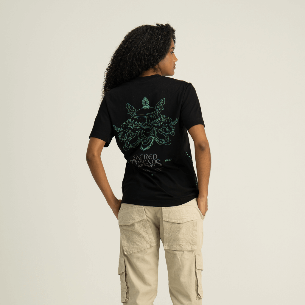 AP CROWN HILOS SAGRADOS RAYNE CAMISETA REGULAR NEGRA
