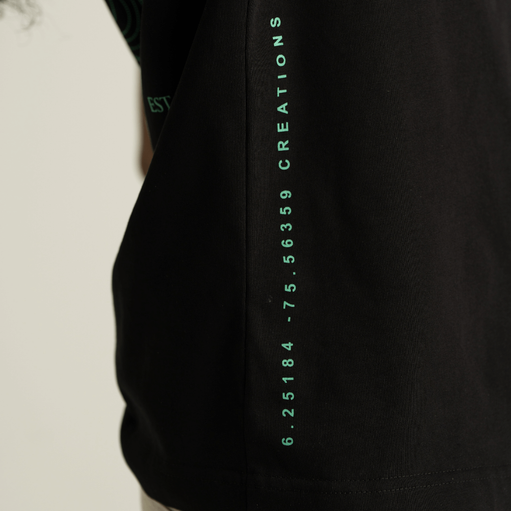 AP CROWN HILOS SAGRADOS RAYNE CAMISETA REGULAR NEGRA