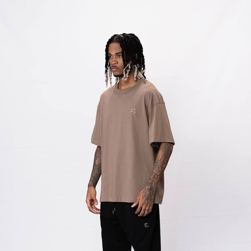 CREEP BRAND CAMISETA OVERSIZE BASICA PLACA CAFE