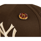 NEW ERA 59FIFTY MLB NEW YORK YANKEES DOUGHNUT PIN GORRA CERRADA CAFE