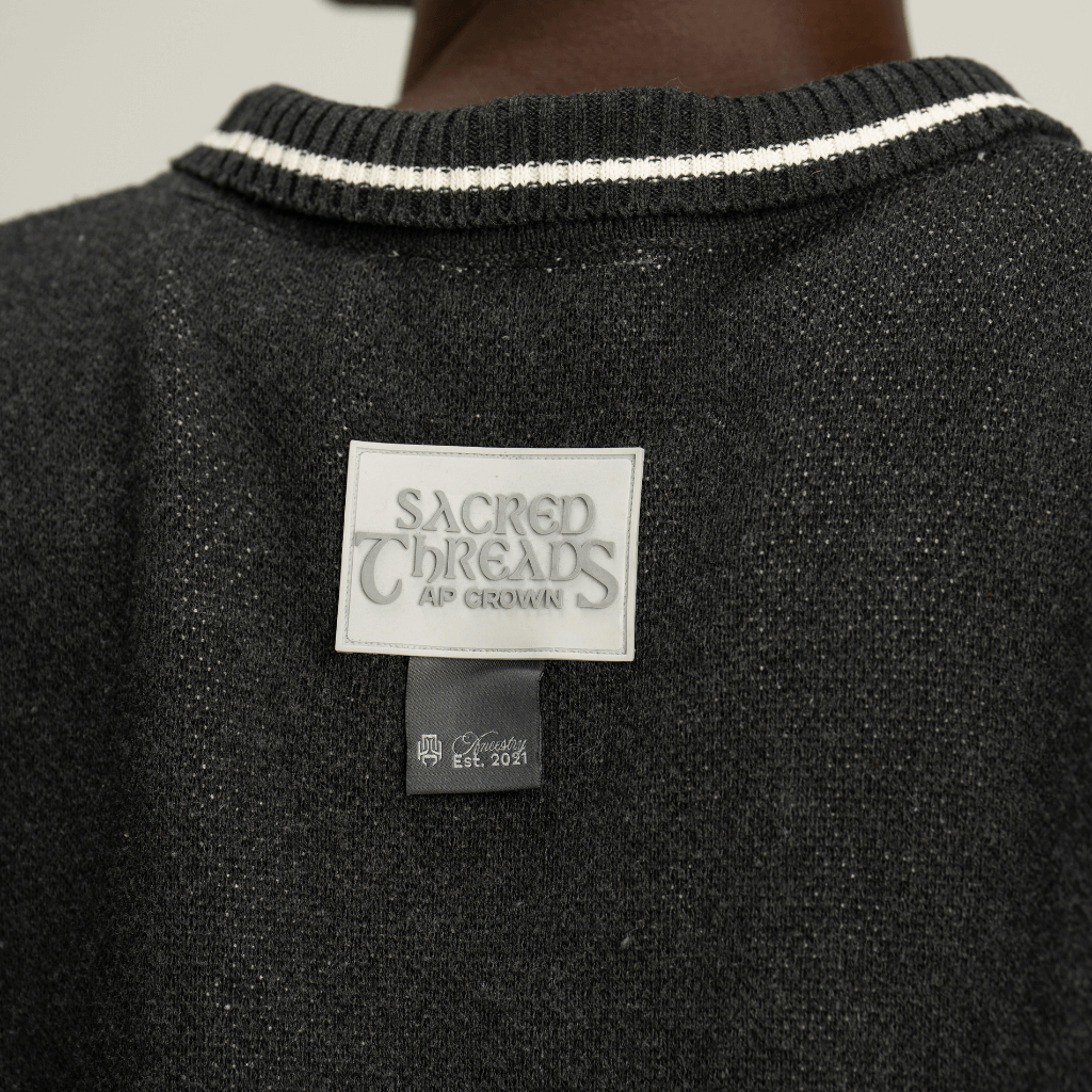 AP CROWN HILOS SAGRADOS AHUR SACO REGULAR NEGRO/MARFIL