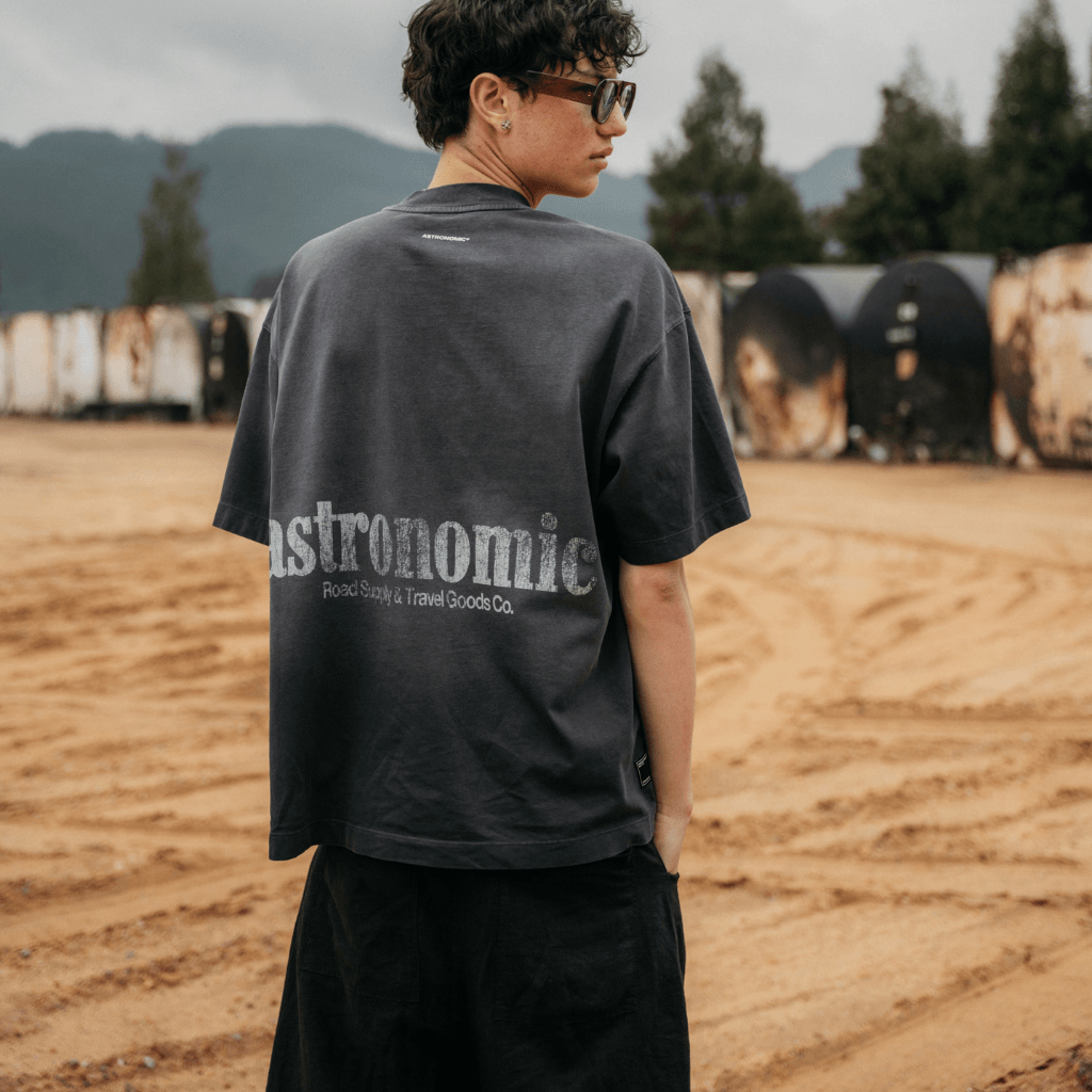 ASTRONOMIC CAN I GET A RIDE? ROAD SUPPLY CAMISETA OVERSIZED GRIS