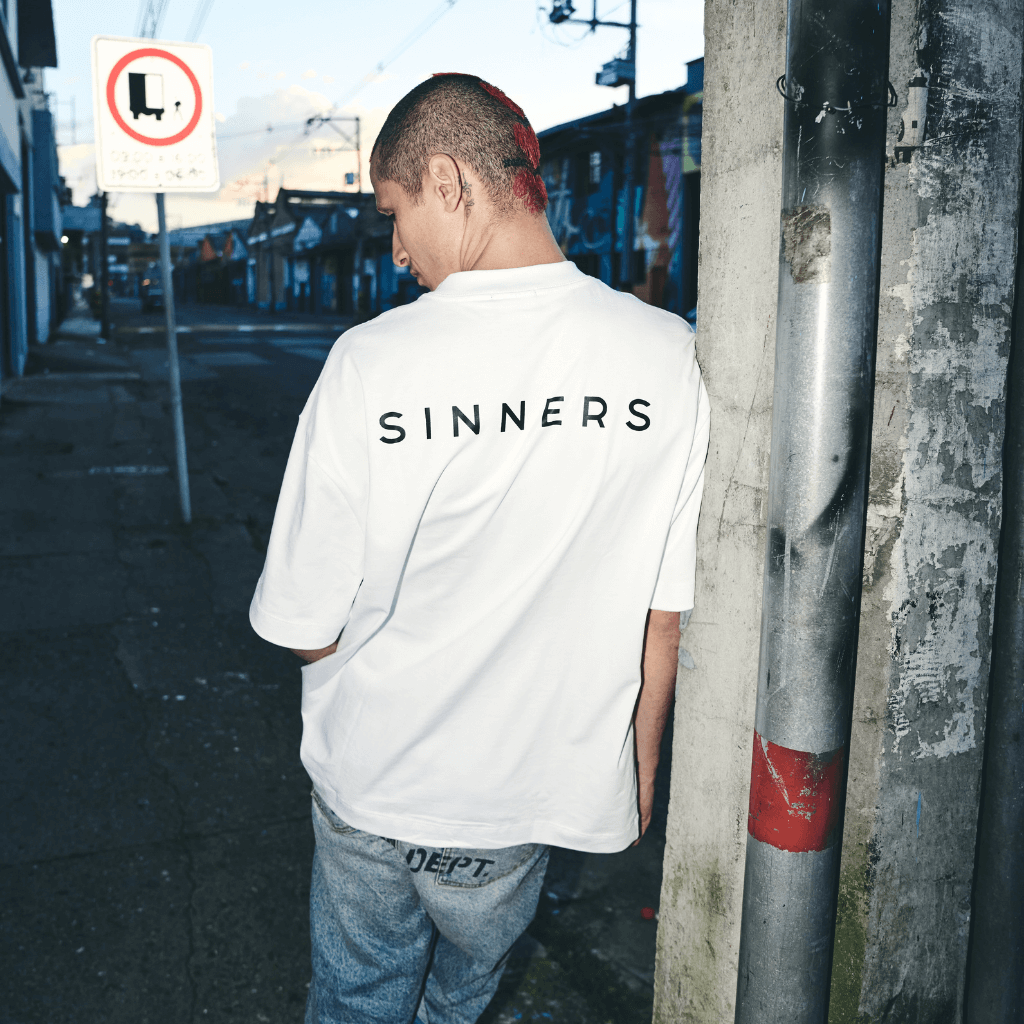 SINNERS GARMENTS LOGO CAMISETA OVERSIZE BLANCA
