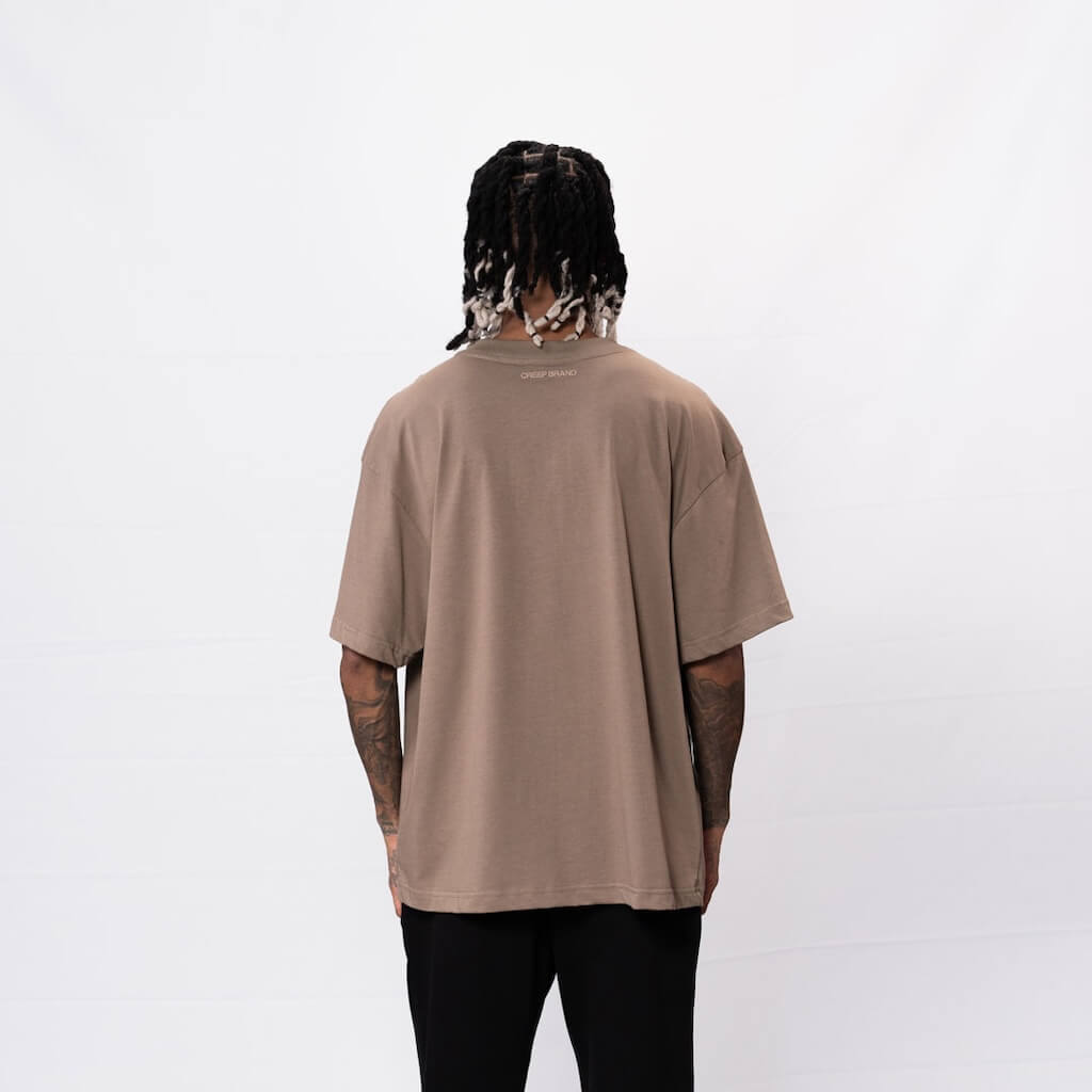 CREEP BRAND CAMISETA OVERSIZE BASICA PLACA CAFE