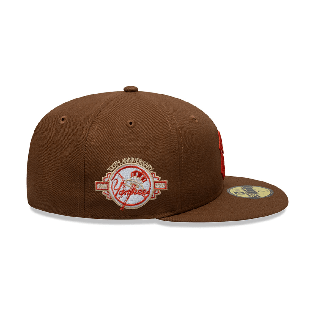 NEW ERA 59FIFTY MLB NEW YORK YANKEES SMOKY SIZZLE GORRA CERRADA CAFE