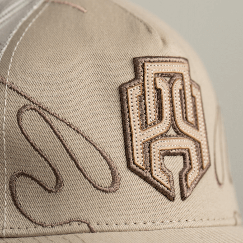 AP CROWN HIDDEN DEPTHS SILENCE GORRA CAMIONERA AJUSTABLE BEIGE