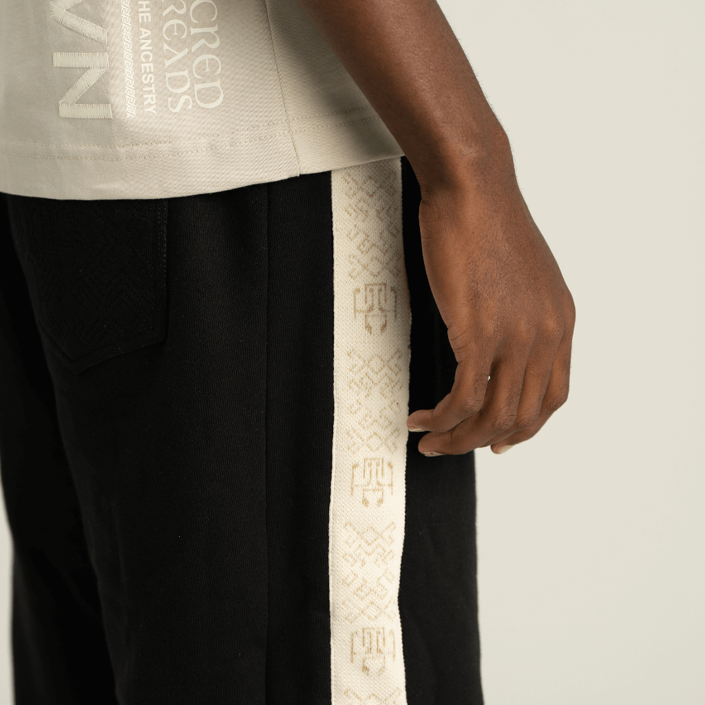 AP CROWN HILOS SAGRADOS APY PANTALON NEGRO