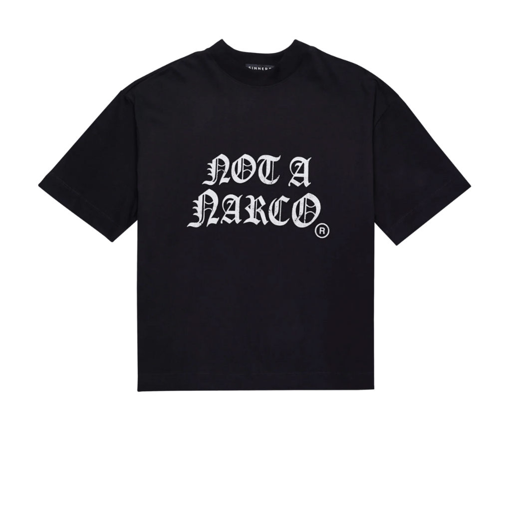 SINNERS NOT A NARCO CAMISETA BOXY NEGRA