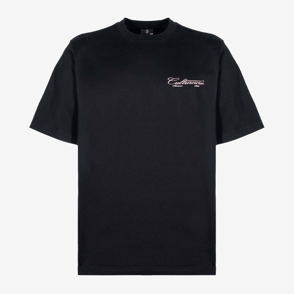 CULTURE WISE KONBINI CAMISETA NEGRA CRURSIVE LOGO CLASSIC ROSA