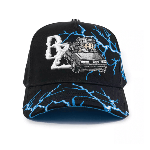 BAEZ x OSCAR MAYDON "VOLVER AL FUTURO" GORRA AJUSTABLE NEGRA