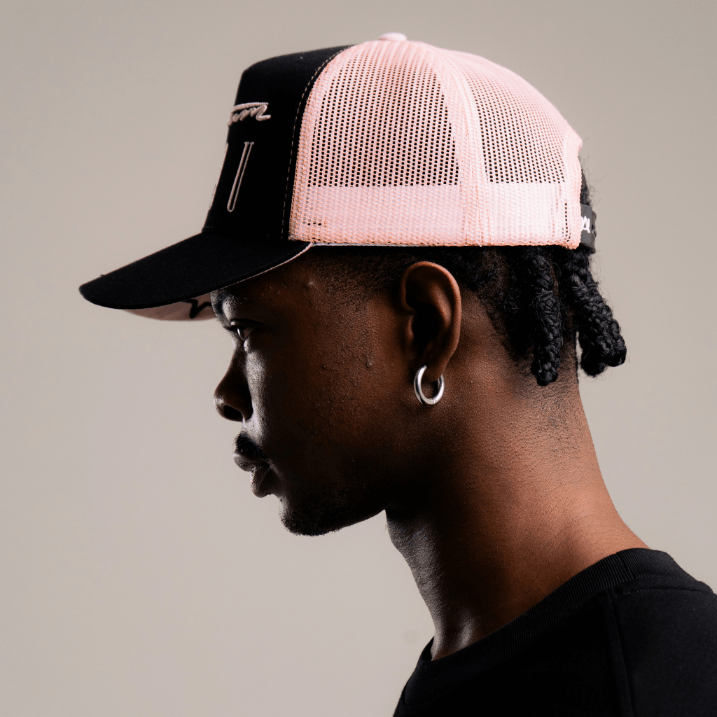 AURUM STARS I BLACK & ROSE CAP GORRA CAMIONERA AJUSTABLE ROSADA