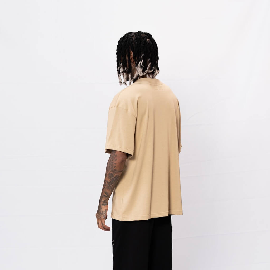 CREEP BRAND CAMISETA OVERSIZE BASICA PLACA BEIGE