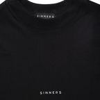 SINNERS CENTER LOGO CAMISETA BOXY NEGRA