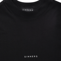 SINNERS CENTER LOGO CAMISETA BOXY NEGRA