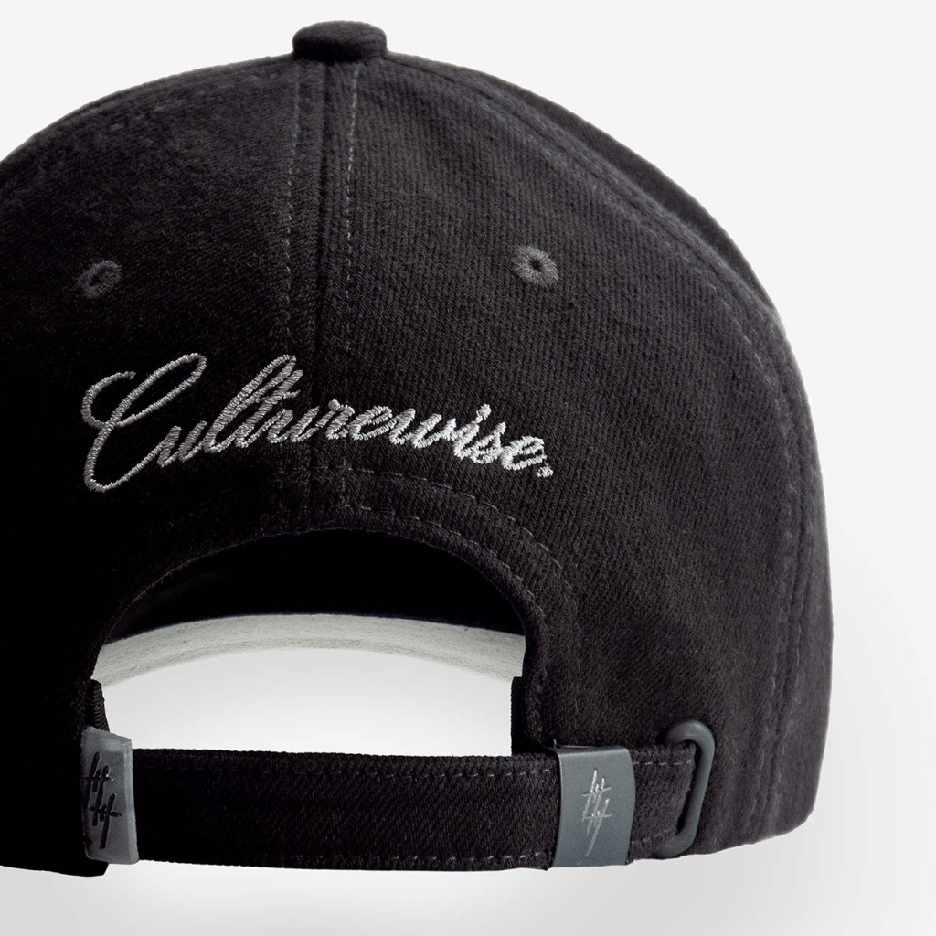 CULTUREWISE TWO STROKE SAINTS GORRA AJUSTABLE BASICA BEIGE NEGRA