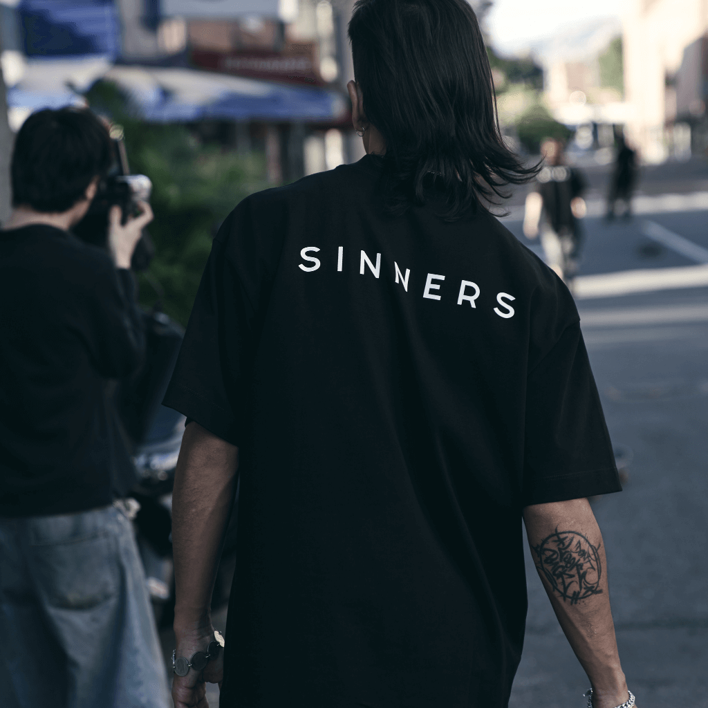 SINNERS GARMENTS LOGO CAMISETA OVERSIZE NEGRA