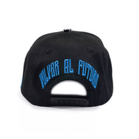 BAEZ x OSCAR MAYDON "VOLVER AL FUTURO" GORRA AJUSTABLE NEGRA