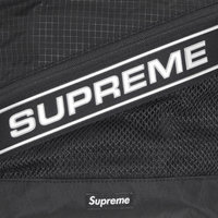 SUPREME BOLSO DE CARGADERA PEQUEÑO NEGRO