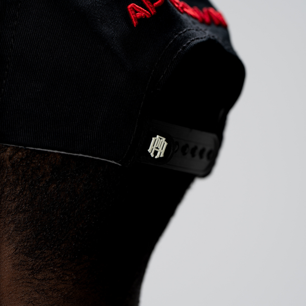 AP CROWN GODS LANGUAGE VENE GORRA AJUSTABLE NEGRA