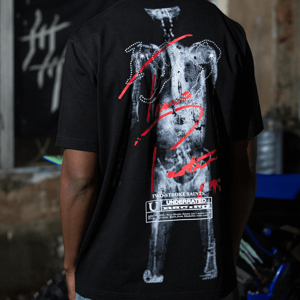 CULTUREWISE TWO STROKE SAINTS CAMISETA REGULAR TRAVIS NEGRA