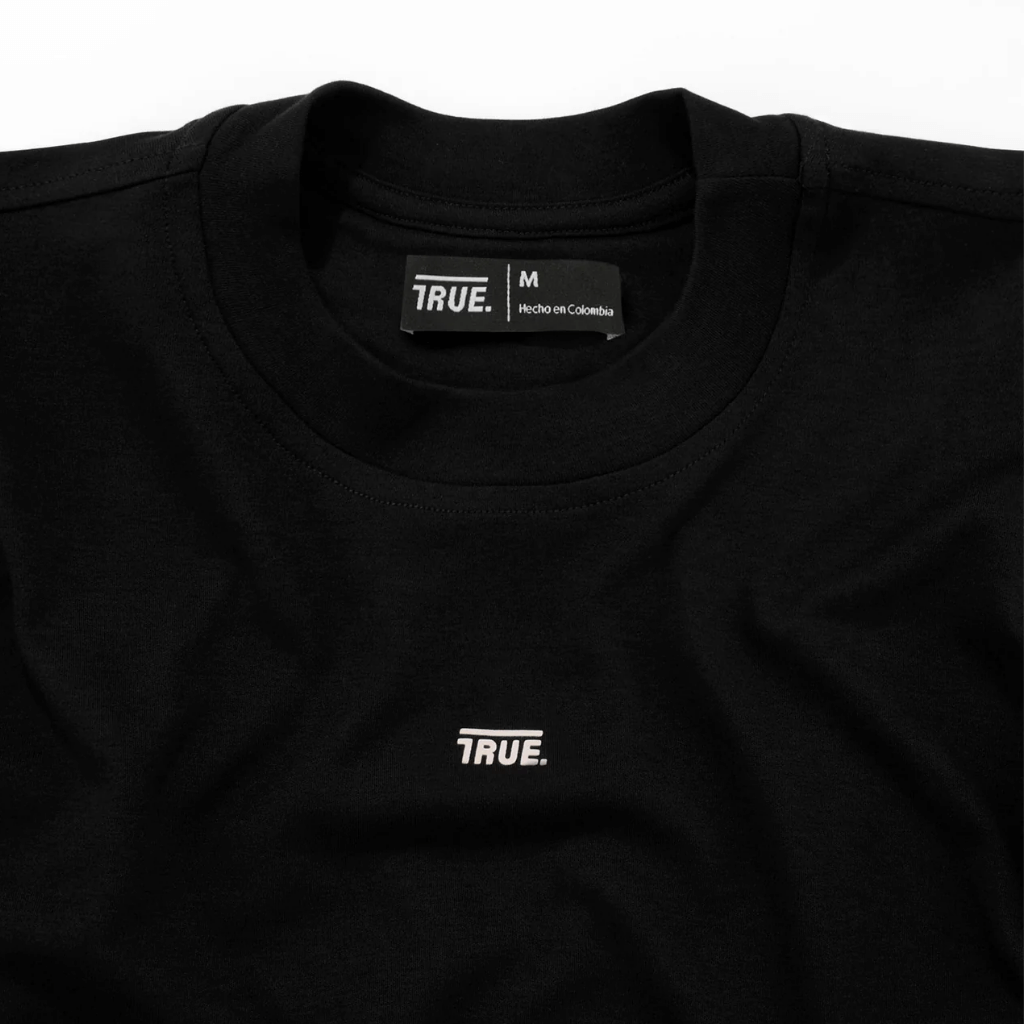 TRUE CLASSIC CAMISETA NEGRA