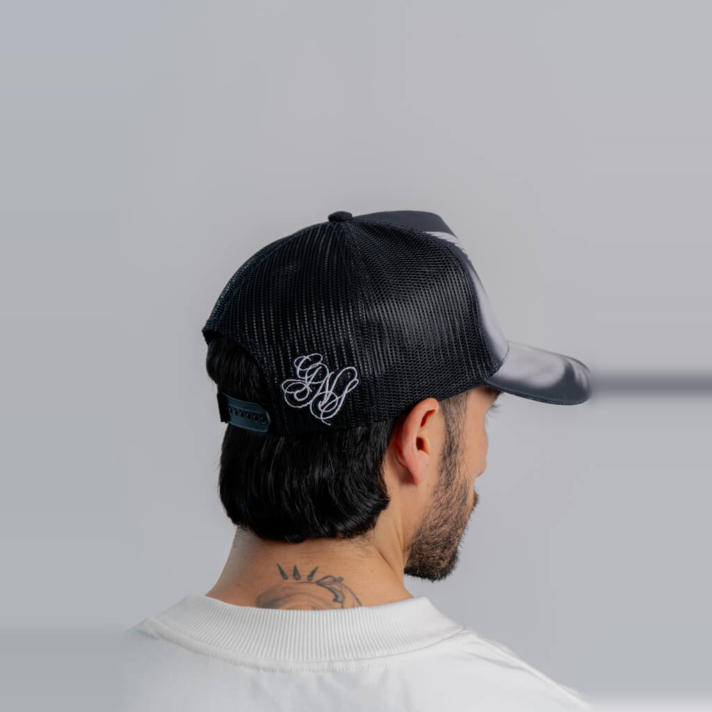 AURUM GEMS & STONES FLYING PIGEONS TRUCKER GORRA AJUSTABLE NEGRA