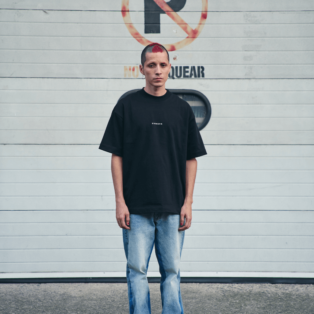 SINNERS GARMENTS LOGO CAMISETA OVERSIZE NEGRA