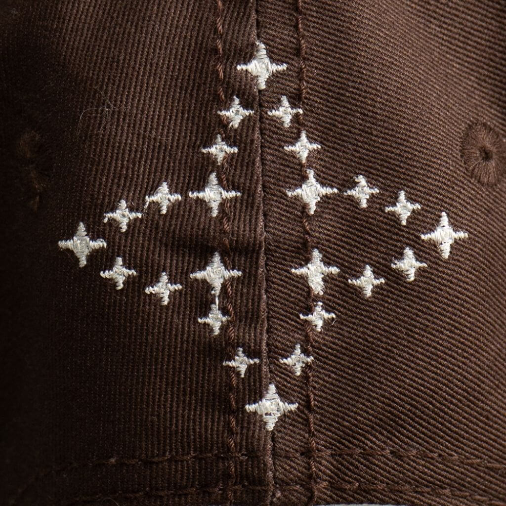 AP CROWN FIAT LUX ALTARE GORRA AJUSTABLE ALL OVER CAFE