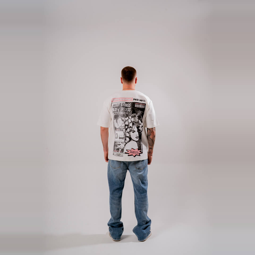 AURUM TIMELESS MAGAZINE CAMISETA OVERSIZE BLANCA