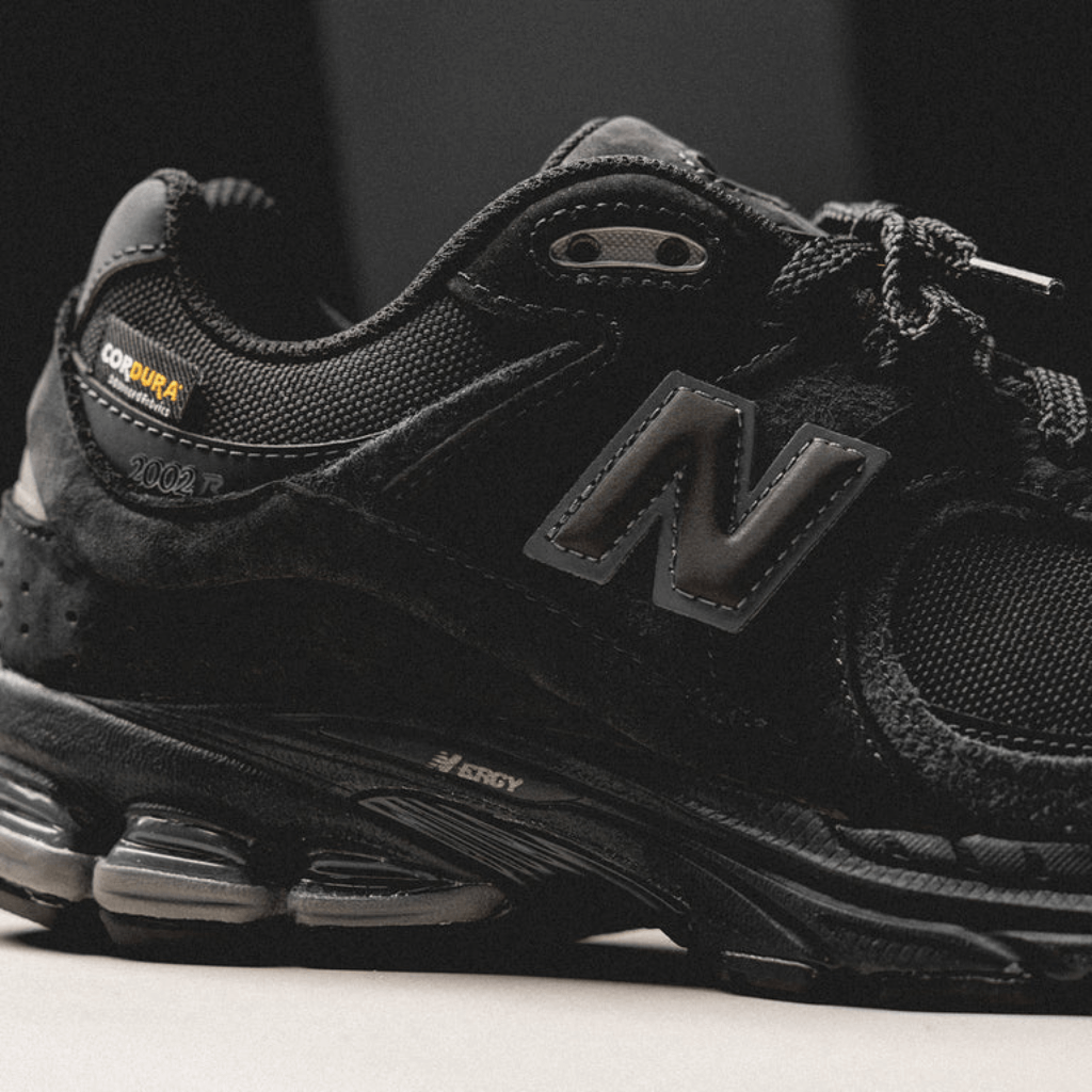 TENIS NEW BALANCE 2002R CORDURA PACK PHANTOM BLACK NEGROS
