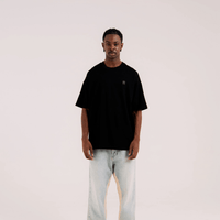 AURUM STARS I AURUM BLACK ON BLACK LINE CAMISETA OVERSIZED NEGRA