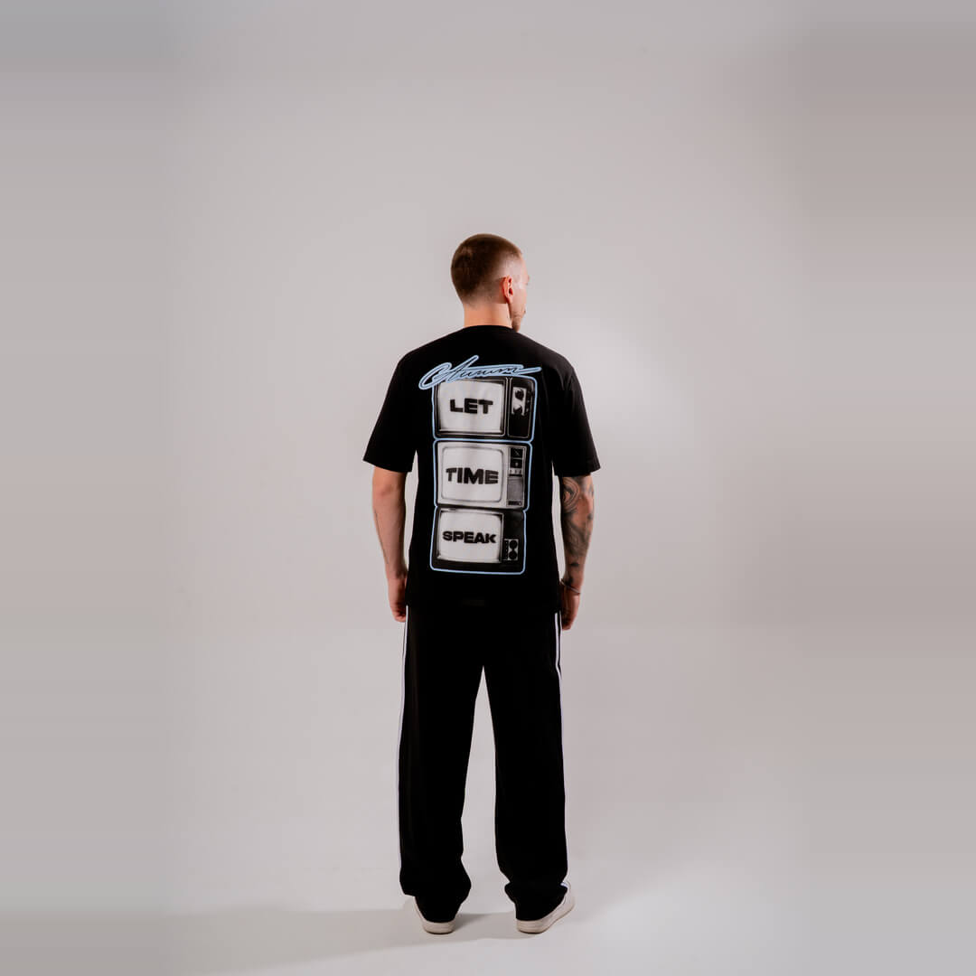 AURUM TIMELESS TIME SPEAKS CAMISETA SEMIOVERSIZED NEGRA