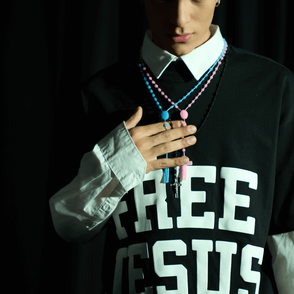 SINNERS FREE JESUS CAMISETA OVERSIZE NEGRA