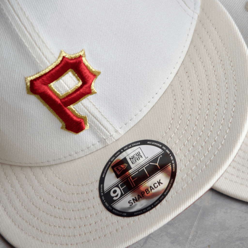 NEW ERA 9FIFTY MLB PITTSBURGH PIRATES CHROME COLLECTION GORRA AJUSTABLE BEIGE / ROJO