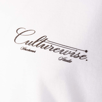 CULTURE WISE KONBINI CAMISETA BLANCA CRURSIVE LOGO CLASSIC VERDE