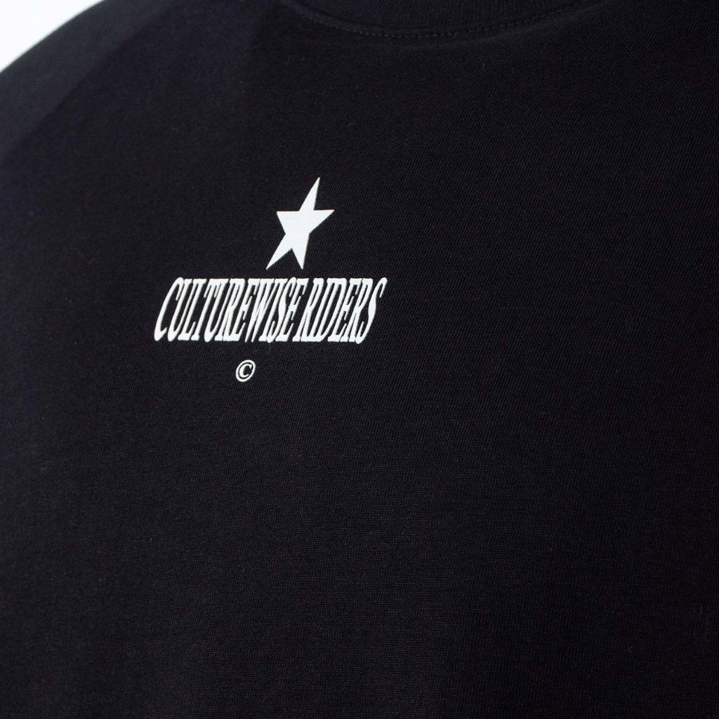 CULTUREWISE TWO STROKE SAINTS CAMISETA MANGA LARGA OVERSIZED RACING NEGRA