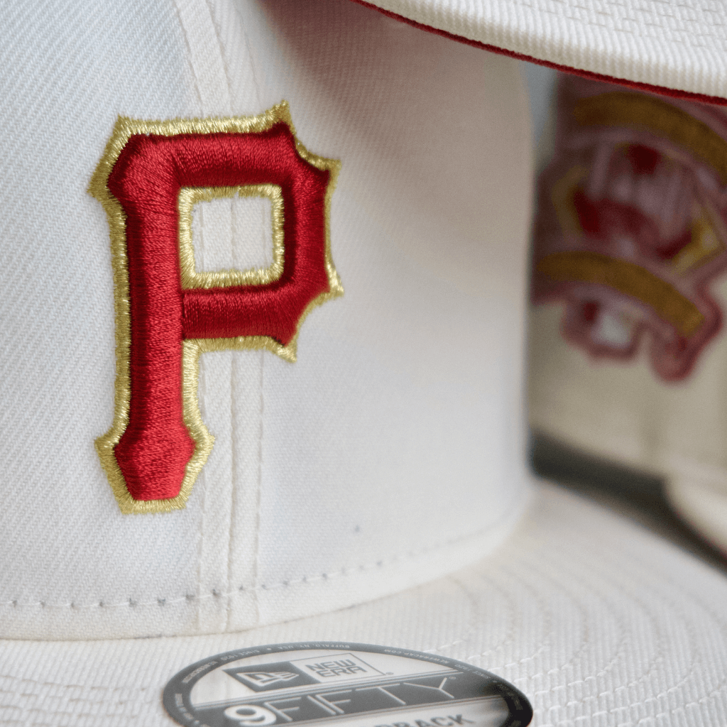 NEW ERA 9FIFTY MLB PITTSBURGH PIRATES CHROME COLLECTION GORRA AJUSTABLE BEIGE / ROJO