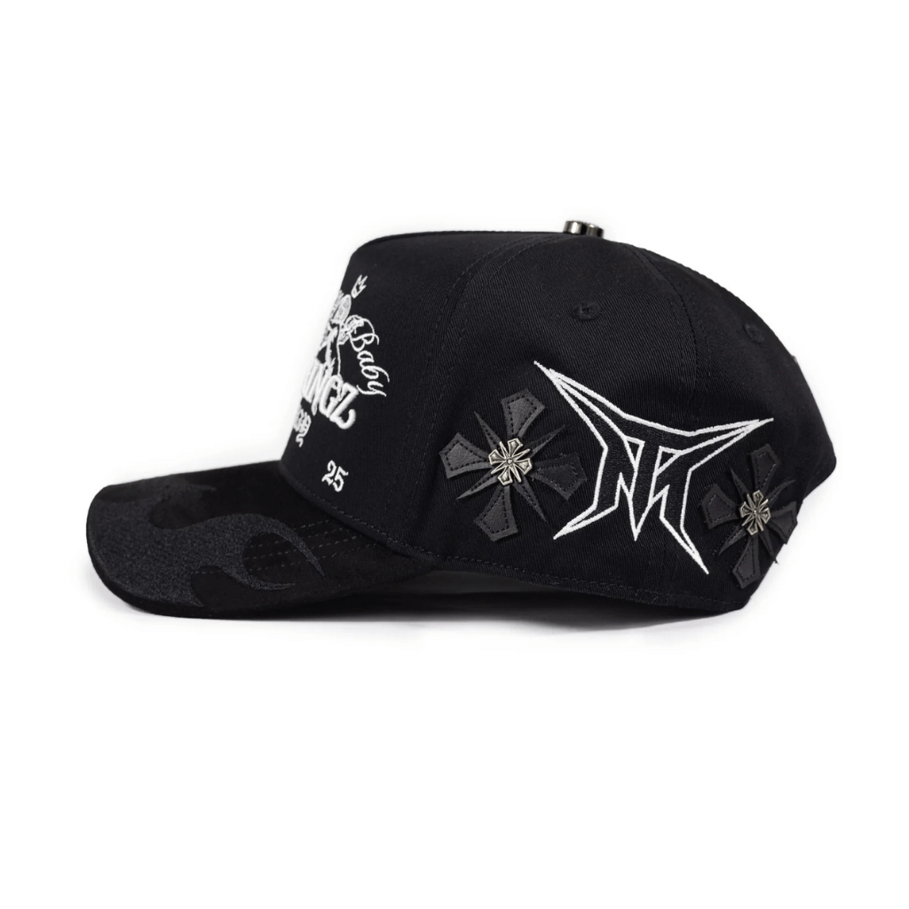 BAEZ x MIKE TOWERS "EASY MONEY BABY" GORRA AJUSTABLE NEGRA