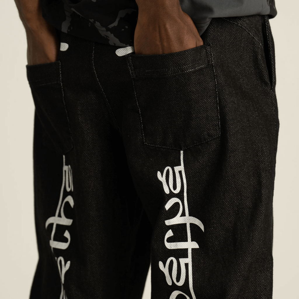 AP CROWN HIDDEN DEPTHS NOCTURNE PANTALON JOGGER REGULAR FIT NEGRO