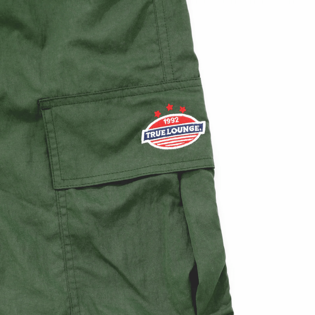 TRUE PARACHUTE BERMUDA SHORTS VERDES