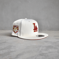 NEW ERA 9FIFTY MLB LA DODGERS CHROME COLLECTION GORRA AJUSTABLE BEIGE / ROJO