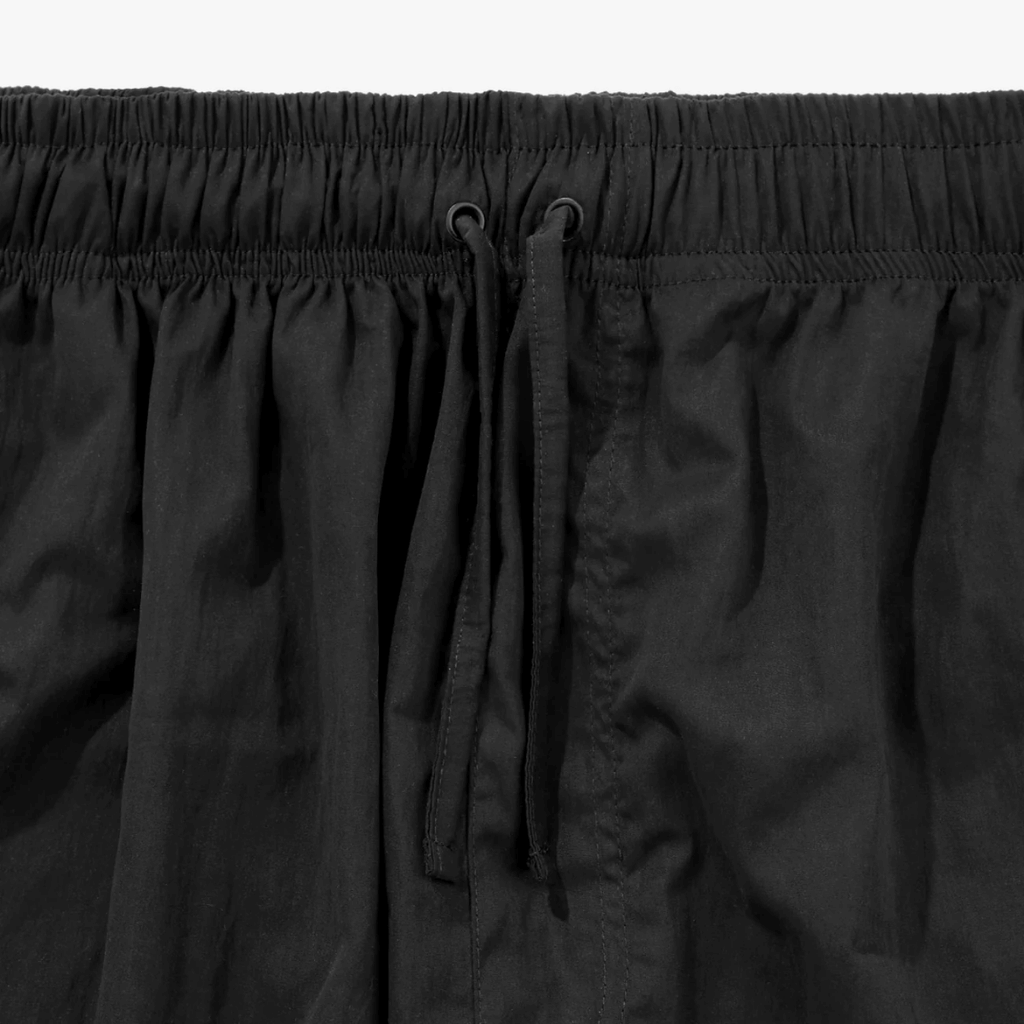 TRUE PARACHUTE BERMUDA SHORTS NEGROS