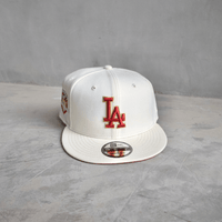 NEW ERA 9FIFTY MLB LA DODGERS CHROME COLLECTION GORRA AJUSTABLE BEIGE / ROJO