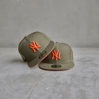 NEW ERA 9FIFTY MLB NY YANKEES NEYYACO OLIVE GORRA AJUSTABLE VERDE