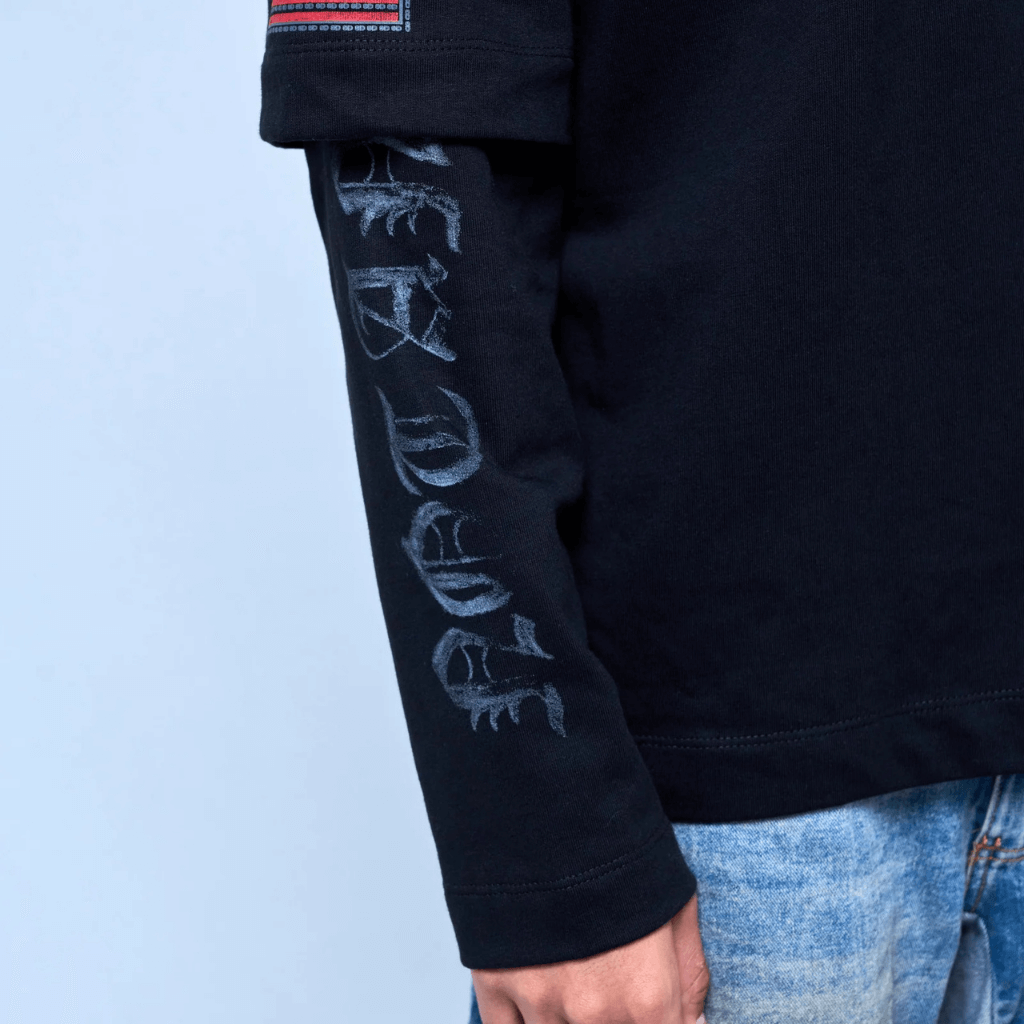 SINNERS CAMISETA DOBLE MANGA NEGRA POLIZIA NEGRA