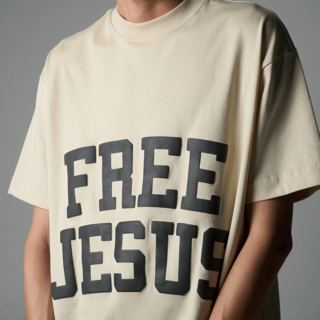 SINNERS FREE JESUS CAMISETA OVERSIZE BEIGE
