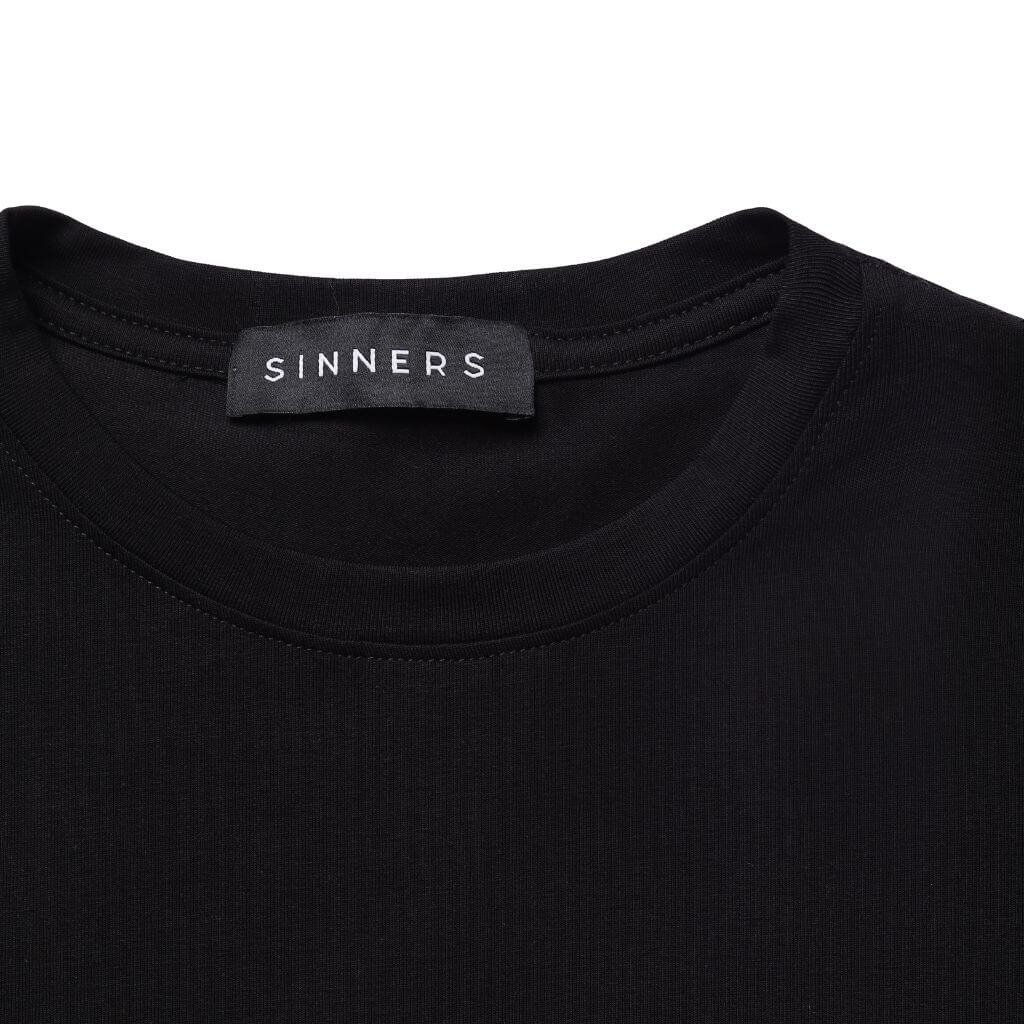 SINNERS PRIMAVERA 26 MONOGRAM CAMISETA SLIM NEGRA