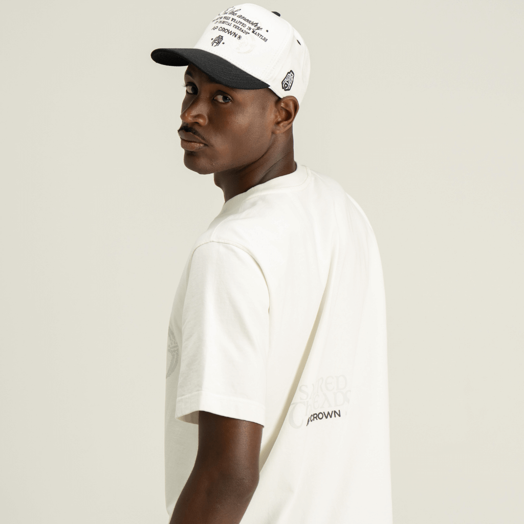 AP CROWN HILOS SAGRADOS OZIR CAMISETA REGULAR BLANCA